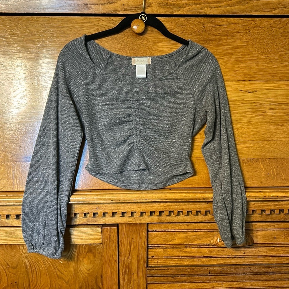 Altar'd State‎ Y2K Indie Sleaze Gray Ribbed Ruched Front Long Sleeve Crop Top M